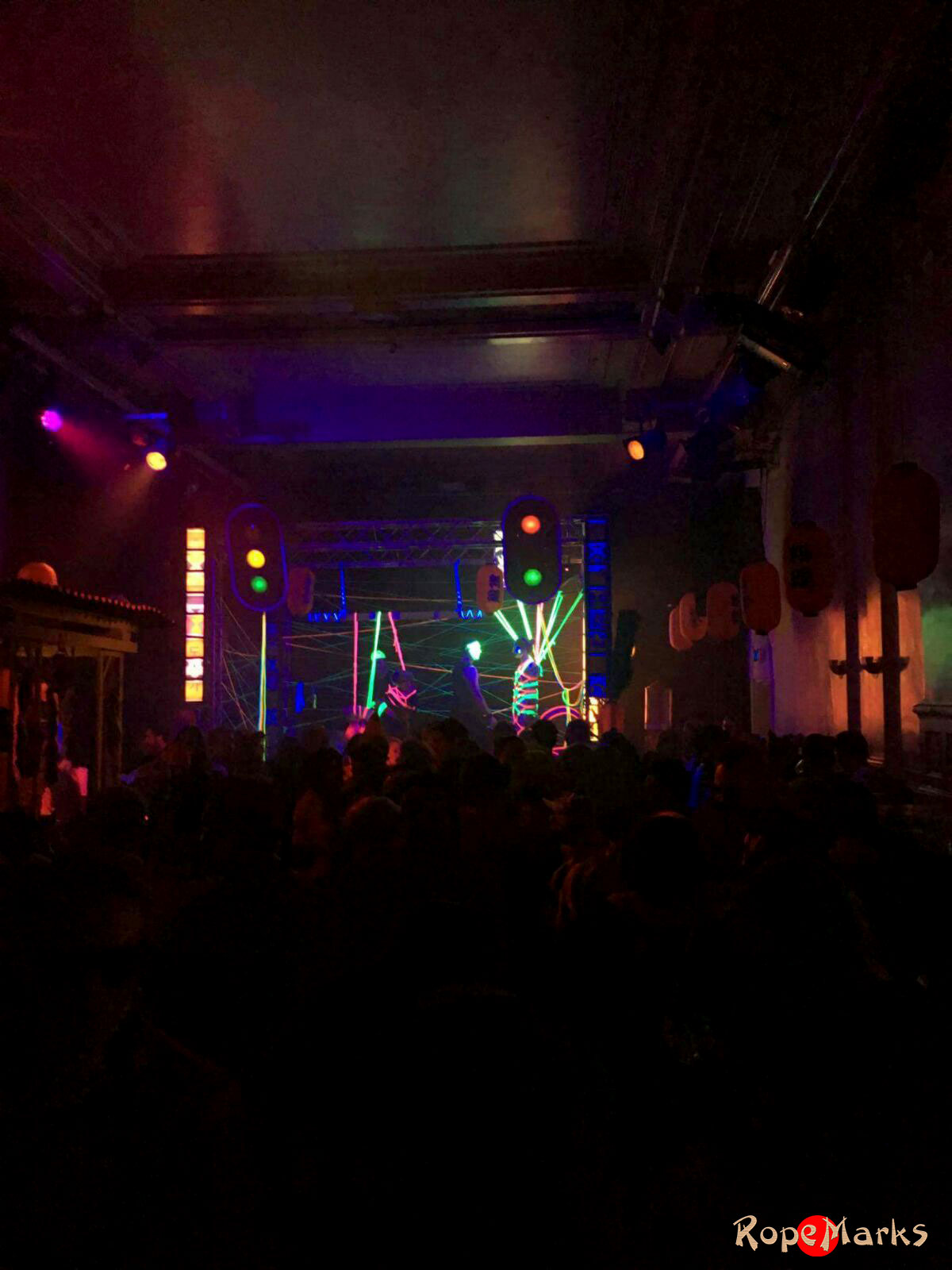 RopeMarks' blacklight stage for Manifesto.
